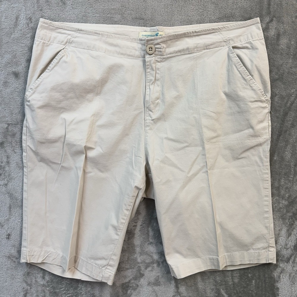 Caribbean Joe Womens Shorts Size 14 Khaki Tan Flat Front Casual Mid Rise Chino